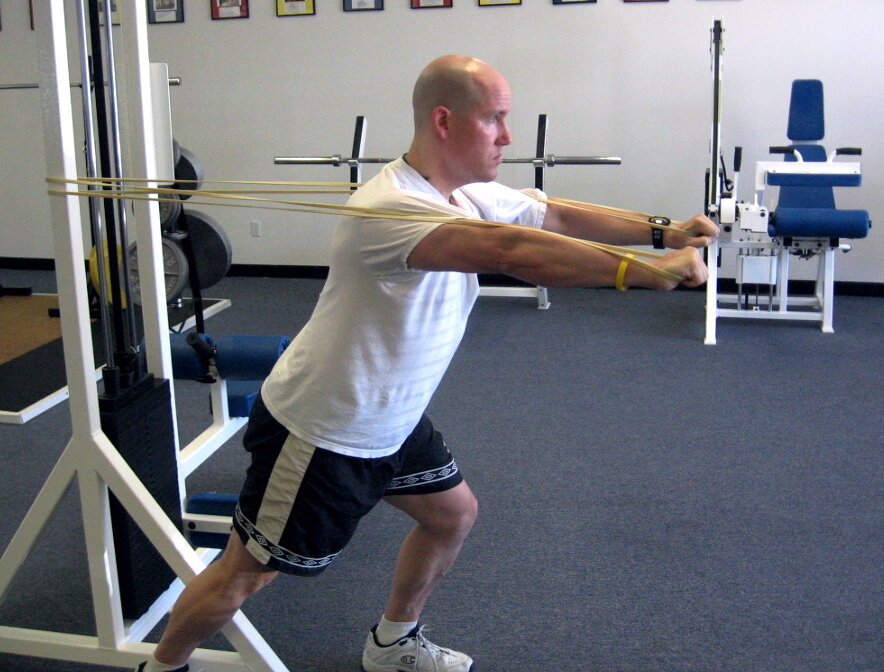 TAKU doing a Chest Press with Woody Band