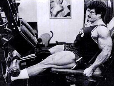 Mike_Mentzer_Training_Legs.jpg